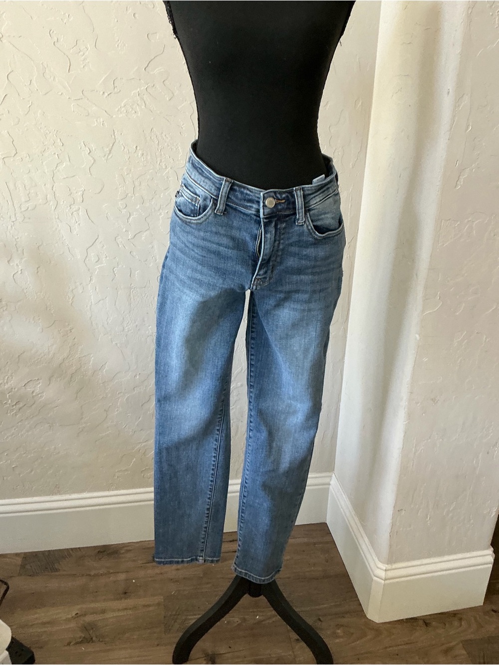 Judy Blue Classic High-Rise Straight Jeans in Light Blue